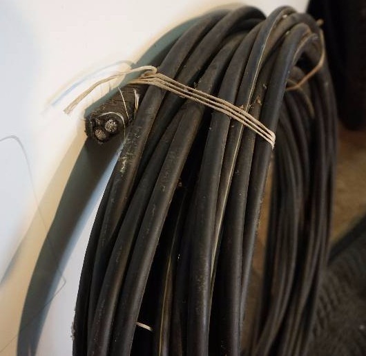 lot 15 image: 1 Roll - 50 Aluminum Cable Wire