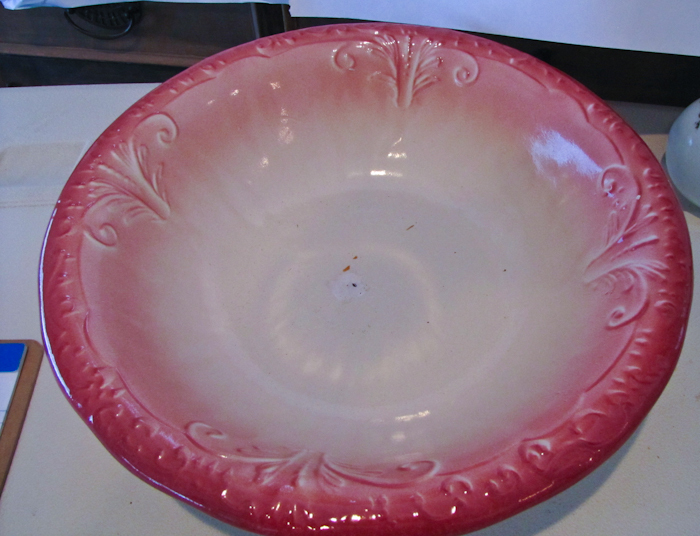 lot 123 image: ironstone basin and glass eggs