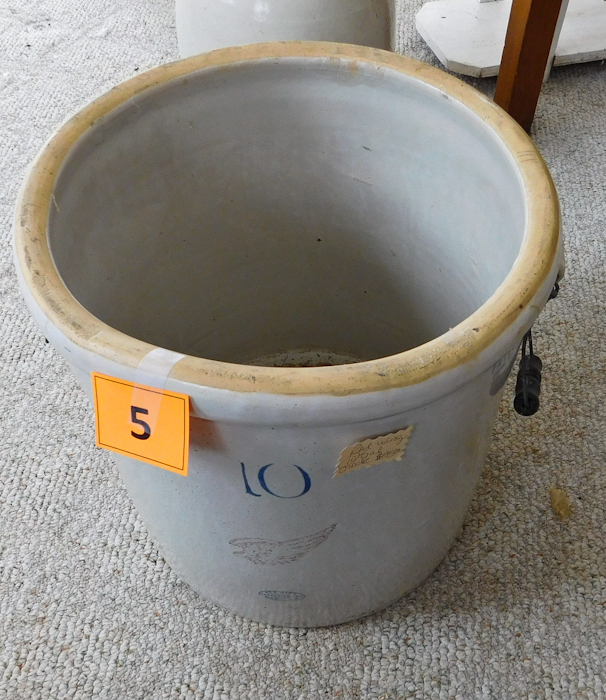 lot 5 image: Red Wing Vintage 10 gallon crock