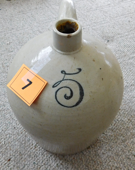 lot 7 image: Red Wing Vintage 5 gallon beehive jug