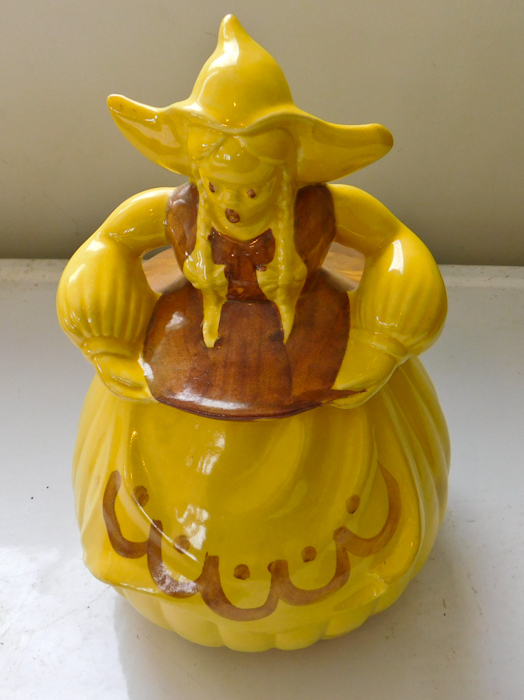 lot 36 image: Red Wing  Pottery Vintage  yellow glaze dutch lady Katrina Cookie Jar with Lid
