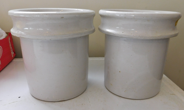 lot 38 image: (2) Red Wing  Pottery Vintage  C containers