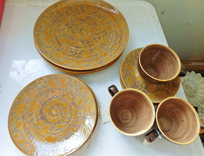 lot 57 image: kashmir plates and coffee cups by Red Wing