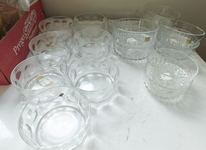 lot 63 image: clear class bowls 17 bowls
