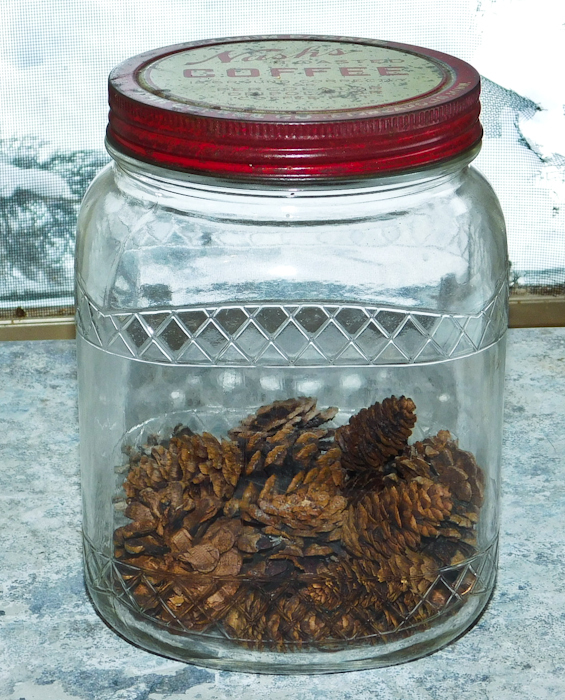 lot 71 image: Nashs toasted coffee jar and lid the jar has nice art deco lines