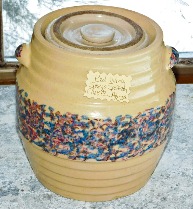 lot 76 image: Red Wing Vintage Saffron spongeware cookie jar