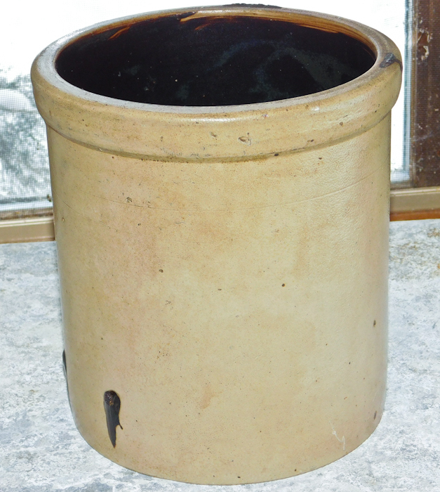lot 80 image: Red Wing stoneware crock bottom marked