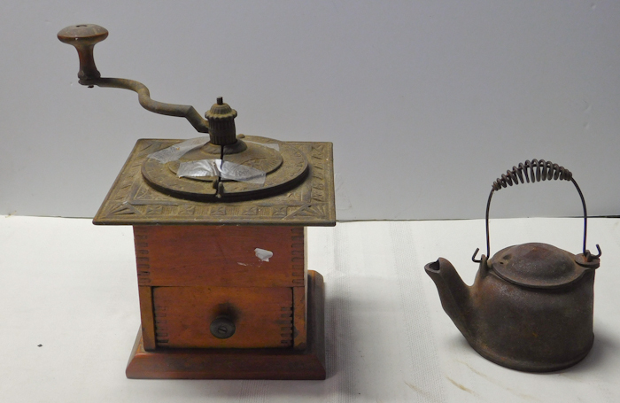 lot 225 image: vintage coffee grinder and small cast iron tea pot
