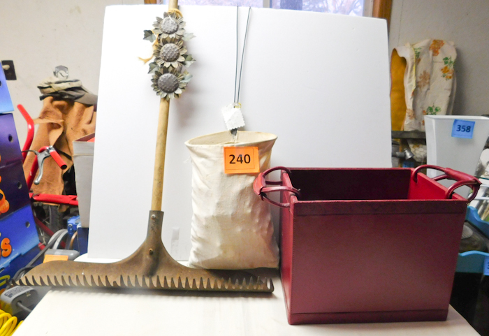 lot 240 image: Decorative tool garden art, red box and clothes pin bag with clothespins