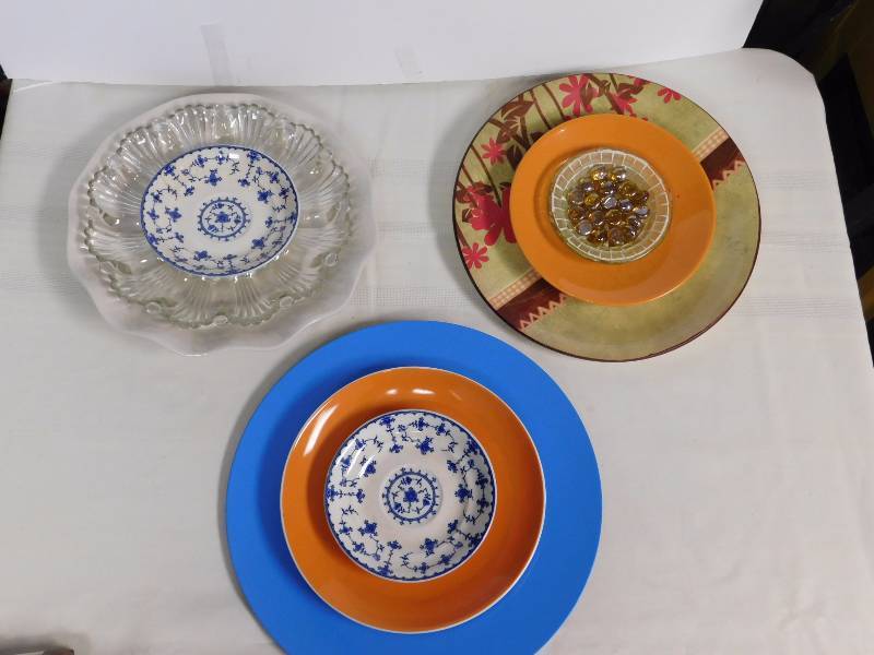 lot 154 image: 3 sets of Glass and plate garden art sun catchers
