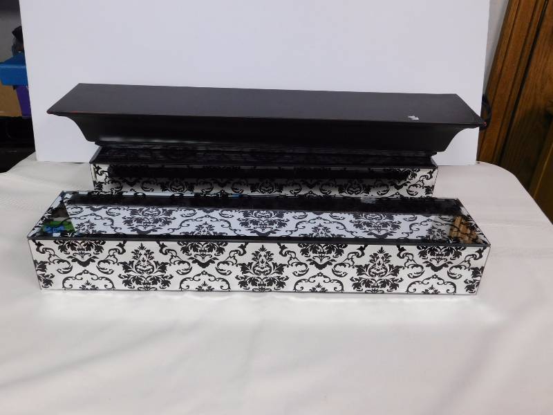 lot 176 image: Three decorative shelves, contempory