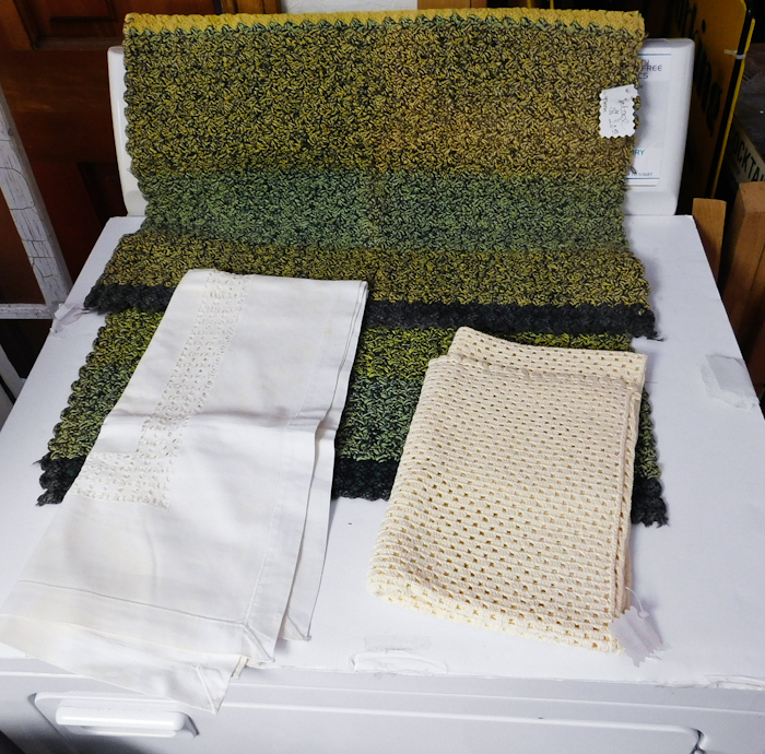 lot 249 image: vintage throw rug and linens