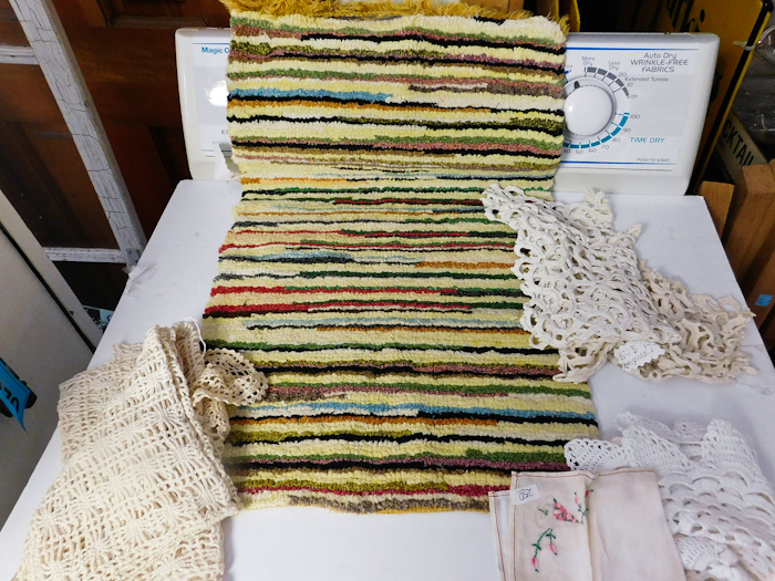 lot 250 image: vintage throw rug and doilies