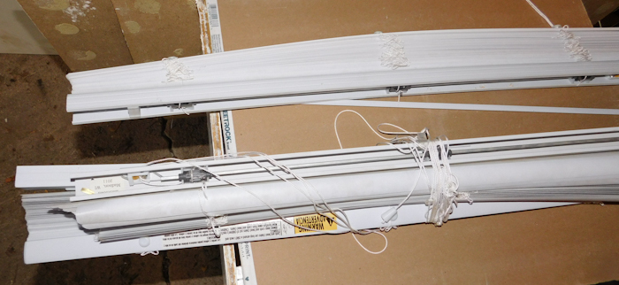 lot 326 image: vinyl window blinds