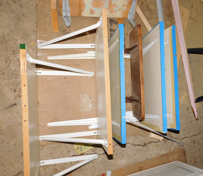 lot 327 image: assorted shelves with shelving brackets