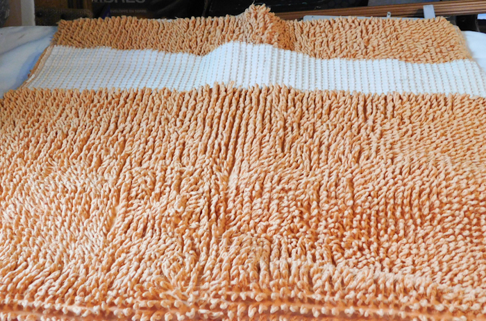 lot 302 image: Lot of Bath Towels & Rugs