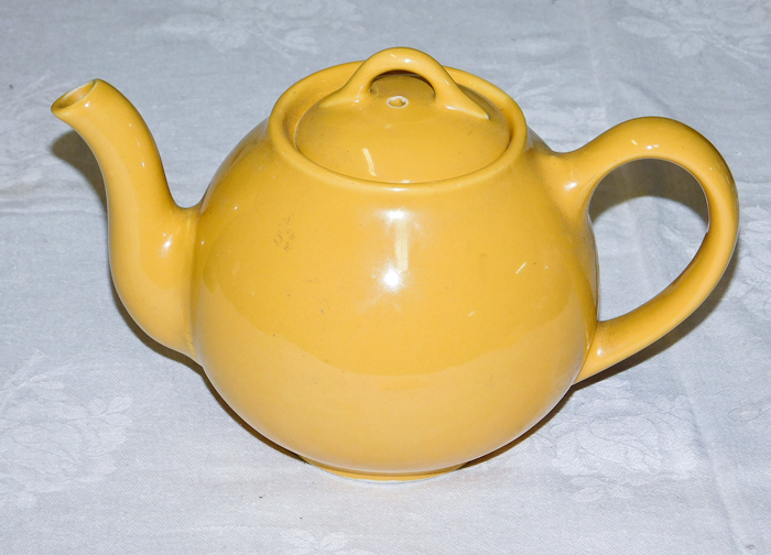 lot 28 image: Signed Liptons tea pot yellow