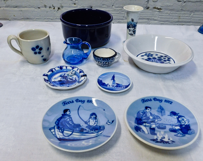 lot 34 image: blue and white motif collection 2 Fars Dag Plates