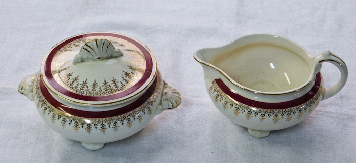 lot 51 image: Homer Laughlin Nautilus china cream and sugar bowl