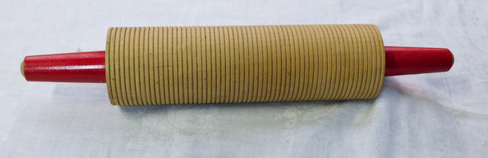 lot 78 image: Scandinavian lefse rolling pin
