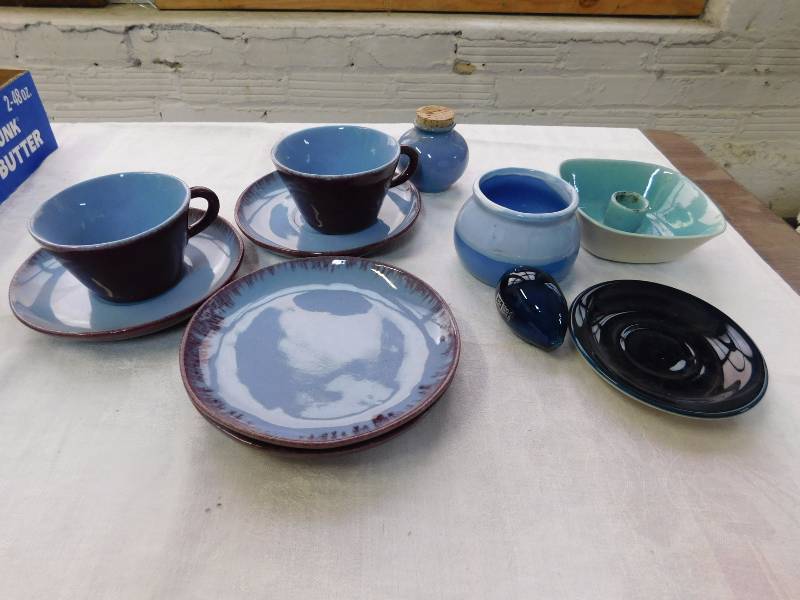 lot 92 image: Winfield of Pasadena several pieces and other pottery