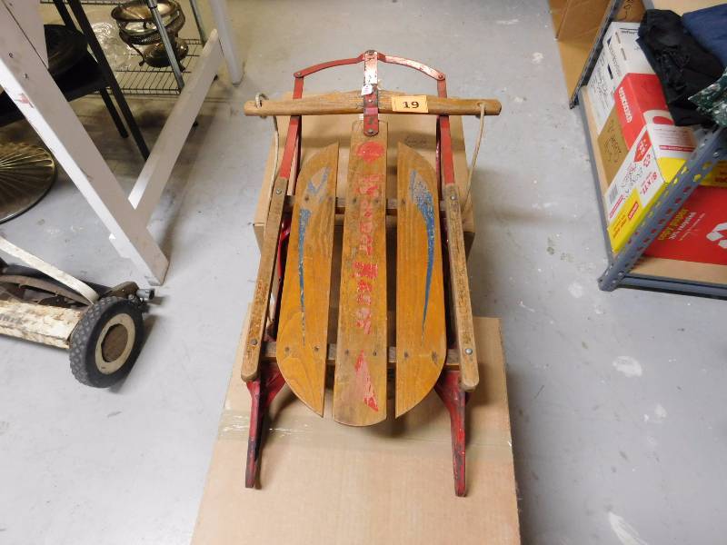 lot 19 image: Vintage wood and metal snow sled