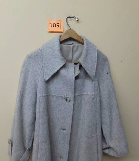 lot 105 image: Icelandic wool Hilda Of Iceland size 8 white coat