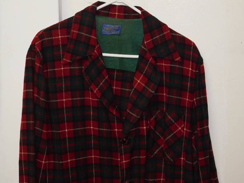 lot 113 image: Pendleton red plaid mens jacket sz Lg leather buttons