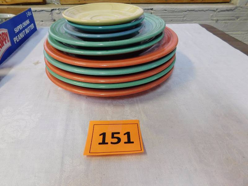 lot 151 image: Homer Laughlin china Fiesta ware plates
