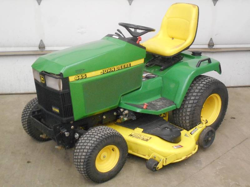 lot 2 image: 1998 John Deere 445