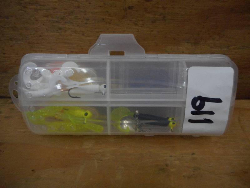 lot 119 image: New Folding Tackle Wallet Set ...