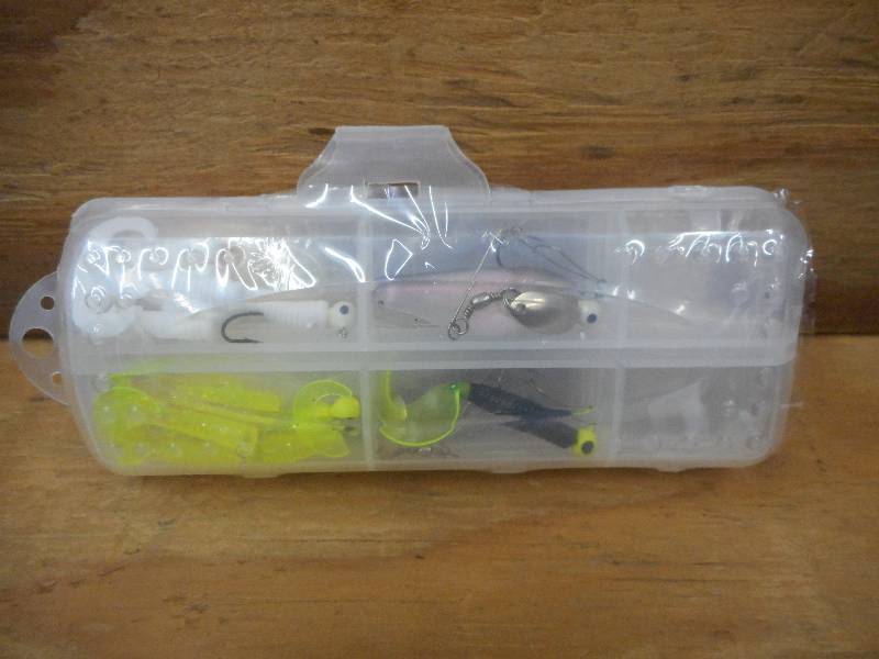 lot 121 image: New Folding Tackle Wallet Set ...