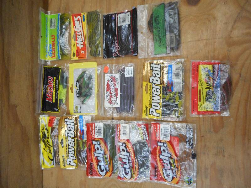 lot 130 image: Bag Of Assorted Rubber Baits ...