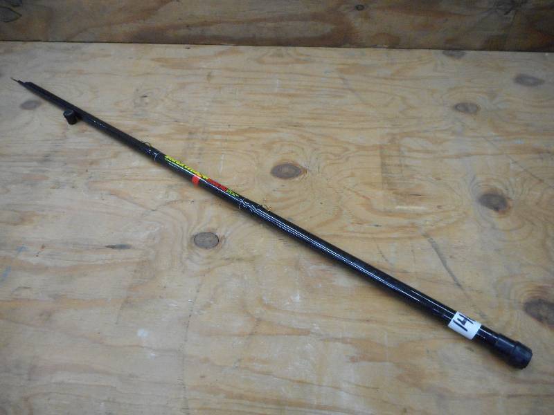 lot 146 image: Black Widow Telescoping 13ft Cane P...