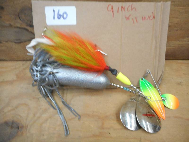 lot 160 image: 9x11 Muskie Spinner Lure ...