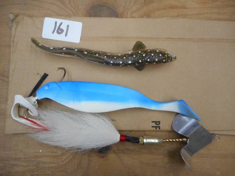 lot 161 image: 9x11 Muskie Spinner Lure With Spa...