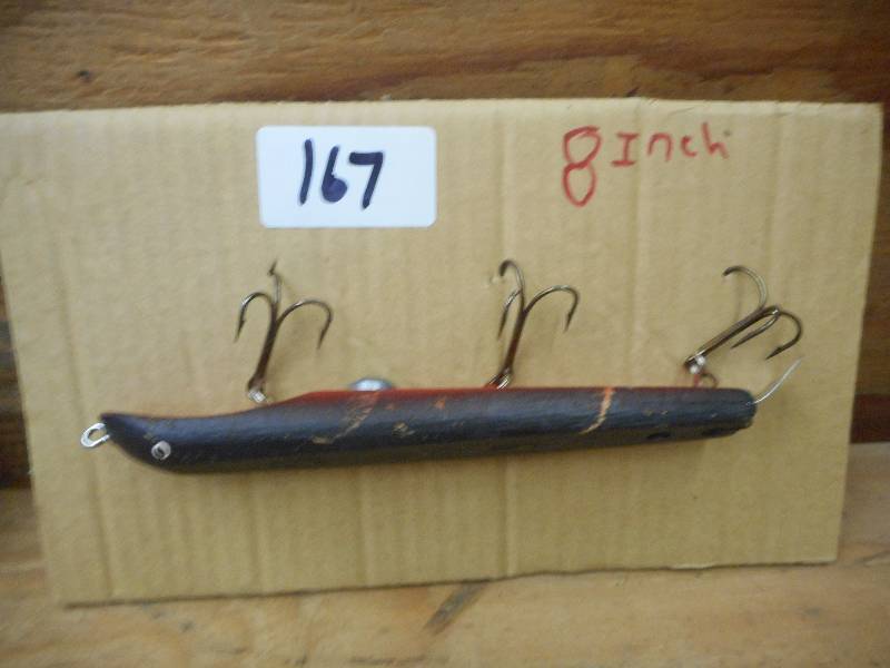 lot 167 image: 8 Wooden Muskie Lure ...