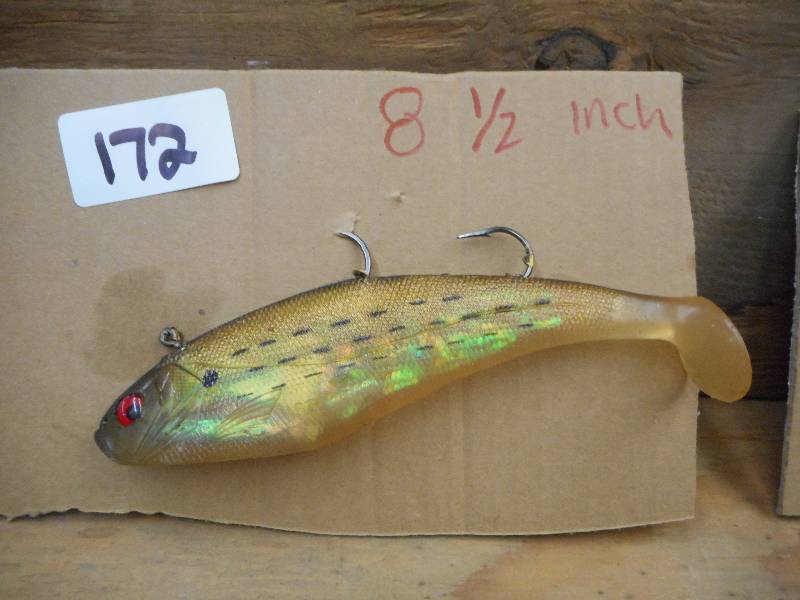 lot 172 image: 8.5 Weighted Muskie Lure ...
