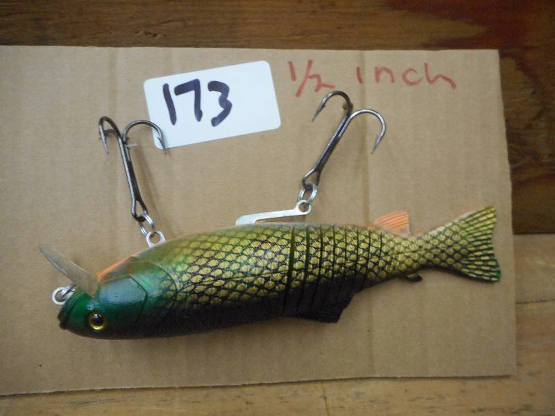 lot 173 image: 6.5 Muskie Crankbait Lure ...