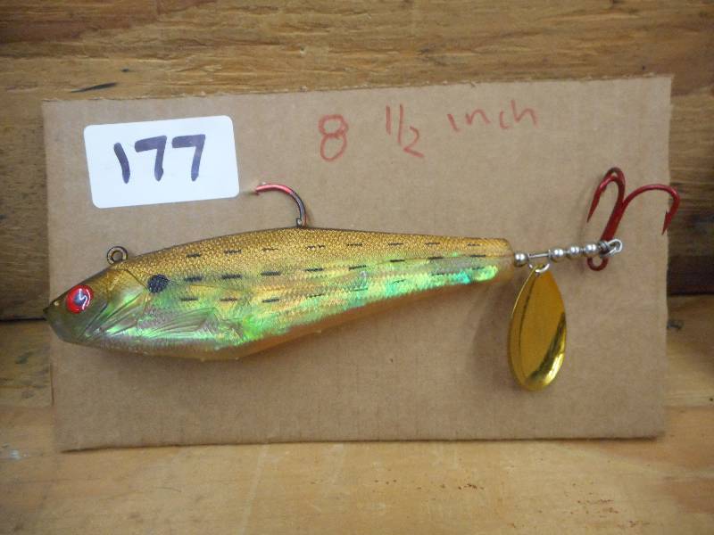 lot 177 image: 8.5 Weighted Muskie Lure ...