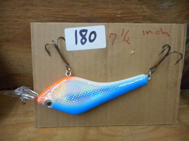 lot 180 image: 7.5 Muskie Crankbait Lure ...