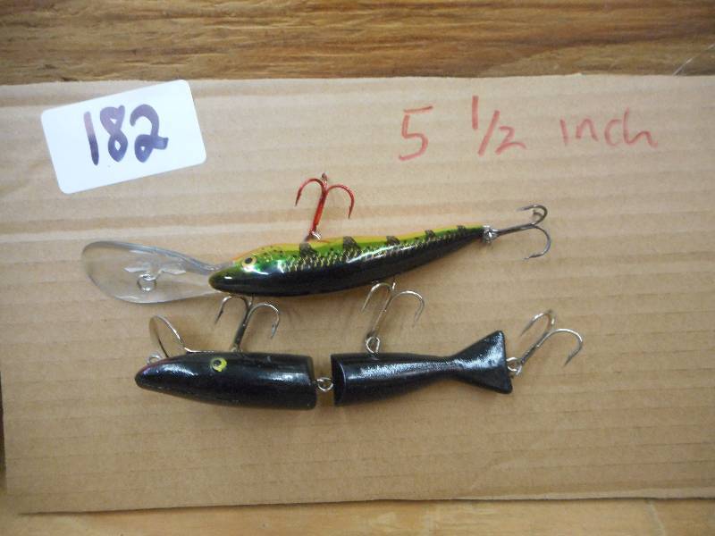 lot 182 image: (2) 5.5 Crankbait Lures ...
