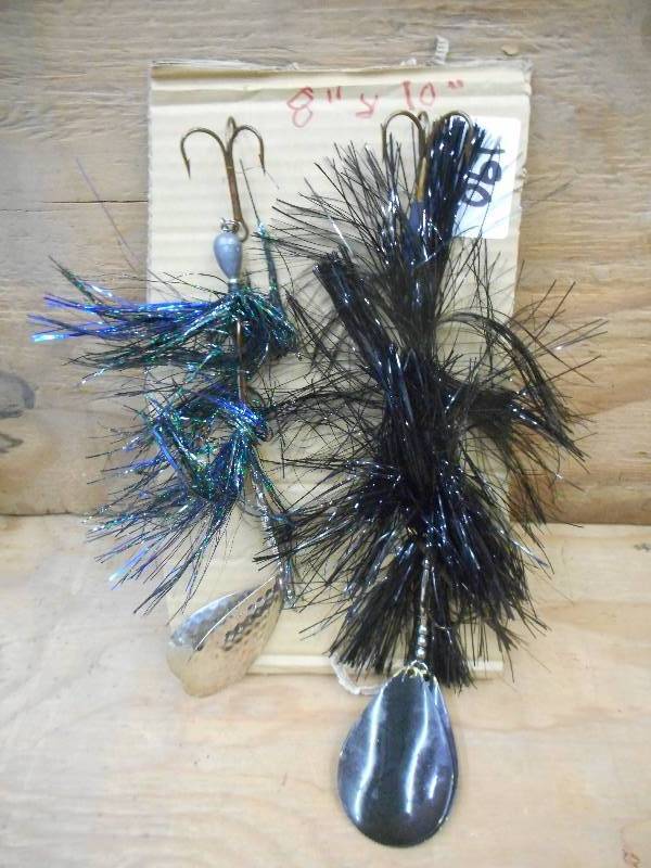 lot 190 image: 8 & 10 Muskie Spinner Baits ...