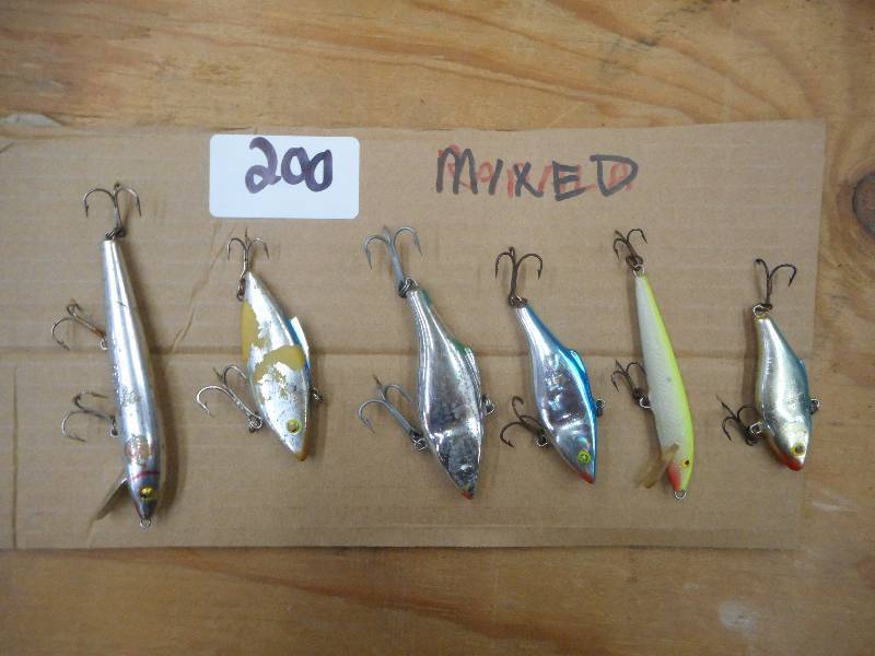 lot 200 image: (6) Assorted (Mixed) Crankbait Lure...