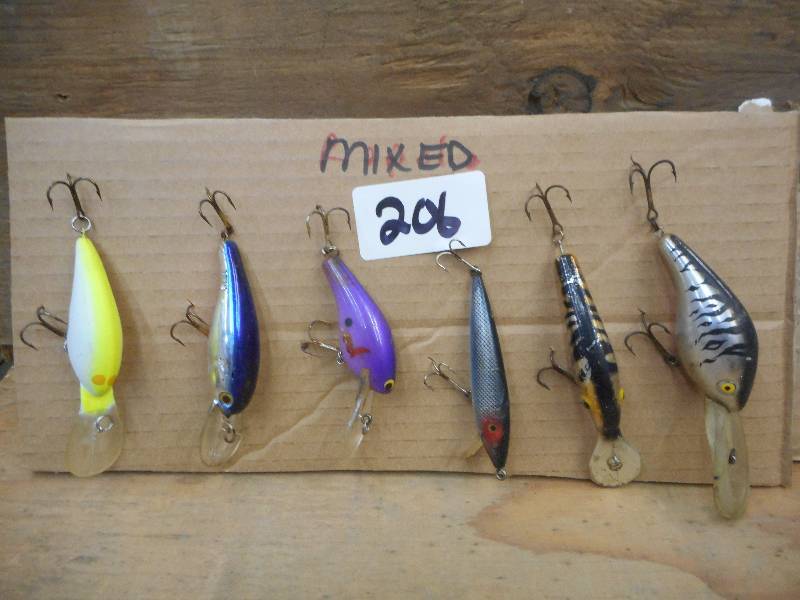 lot 206 image: (6) Assorted Crankbait Lures ...