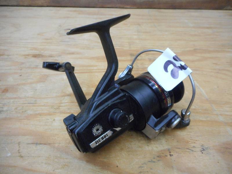 lot 252 image: Daiwa D1300 Spinning Reel ...