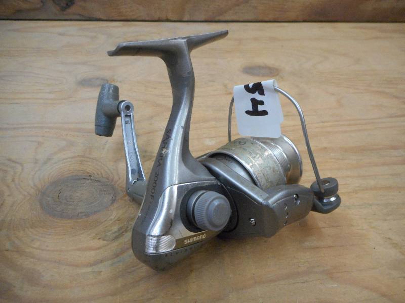 lot 254 image: Shimano Sahara 2000F Spinnnig Reel ...