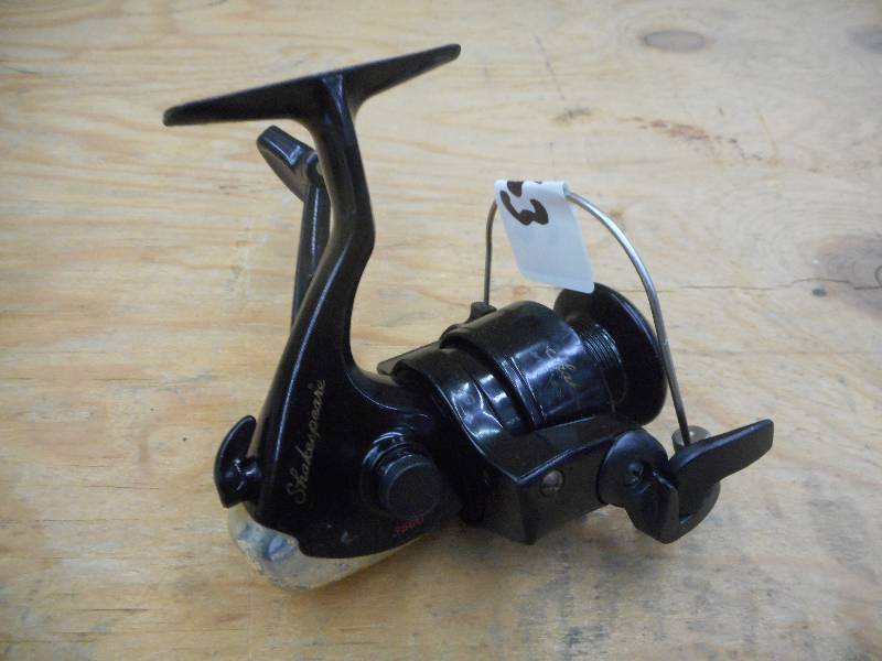 lot 263 image: Shakespeare 3500 Spinning Reel ...