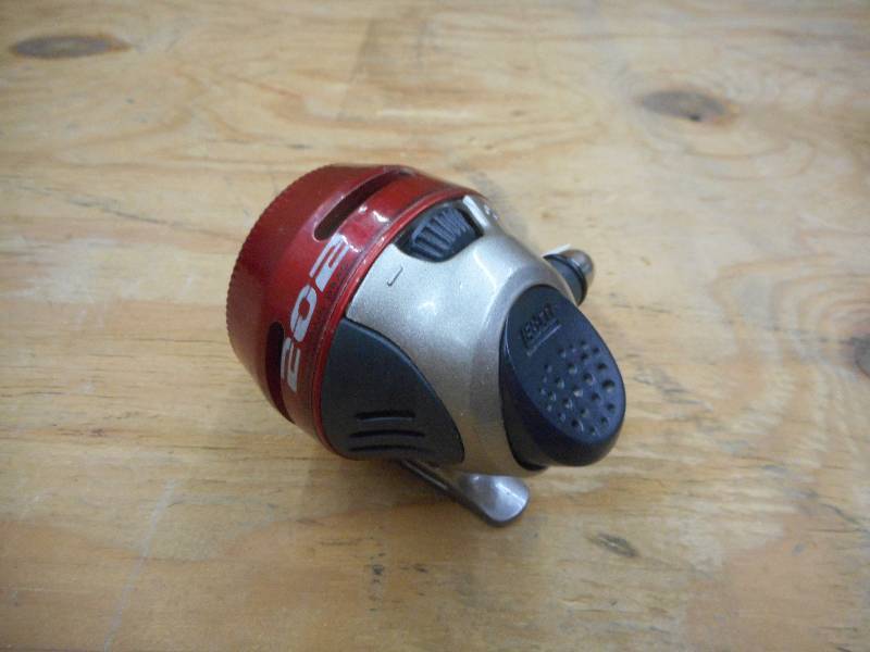 lot 277 image: Zebco Slingshot Spin-Cast Reel...