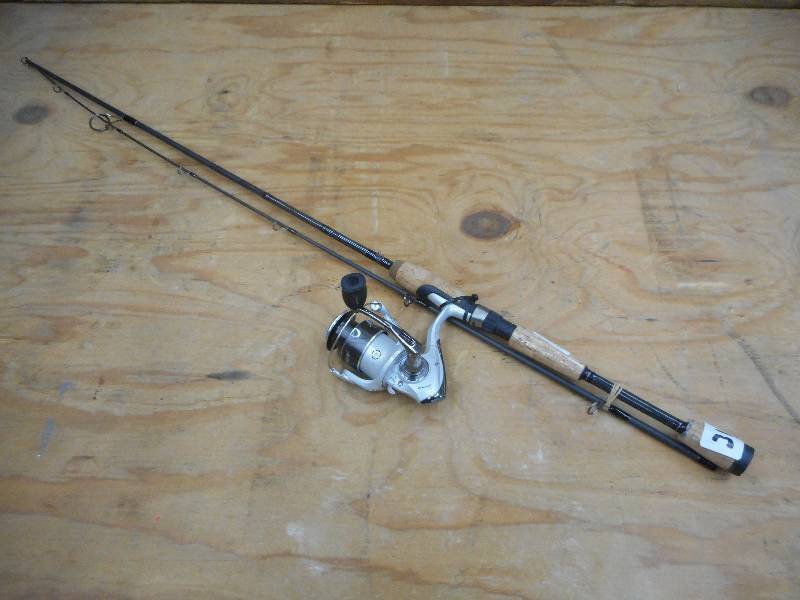 lot 319 image: New Pfleuger 2-Piece 66 Medium Ac...